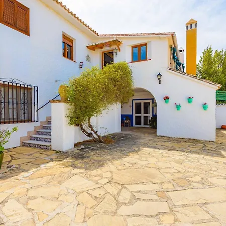 Casa Jardin Del Olivar Fuer 18 Personen Holiday home Alcaucin