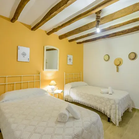 Holiday home Casa Jardin Del Olivar Fuer 18 Personen Alcaucin